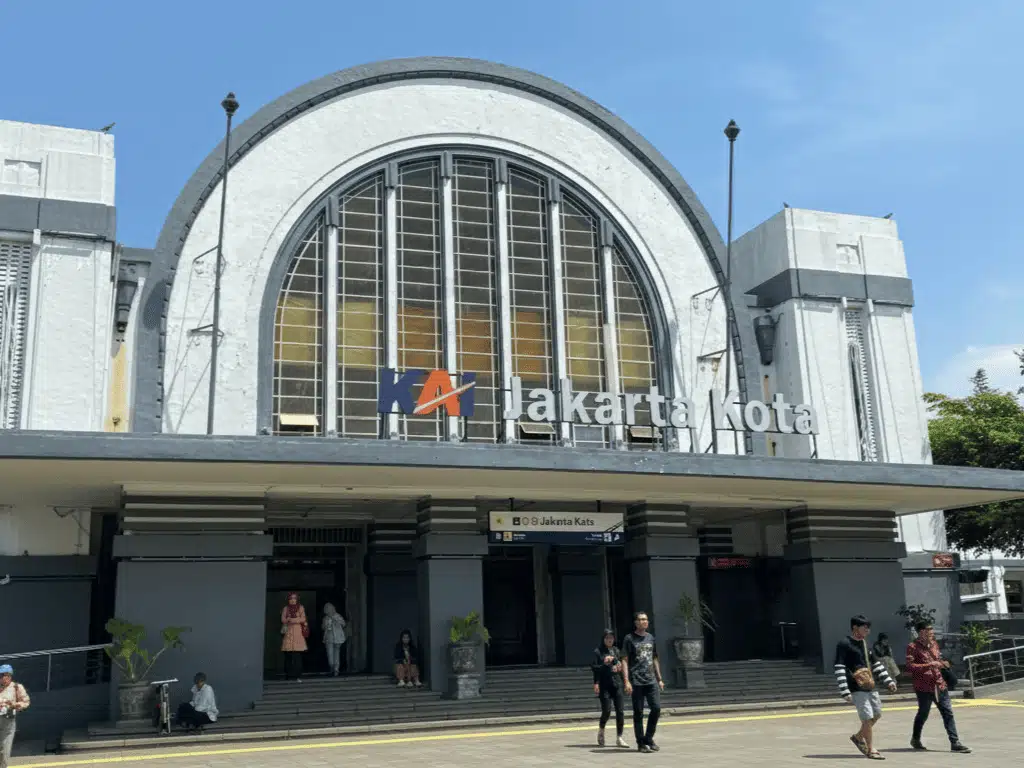 stasiun jakarta kota
